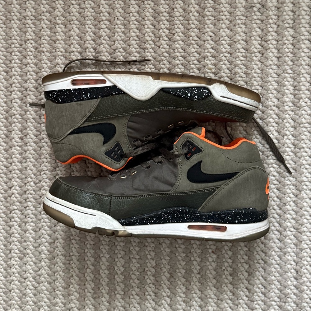 Nike Flight Squad Premium QS sneakers